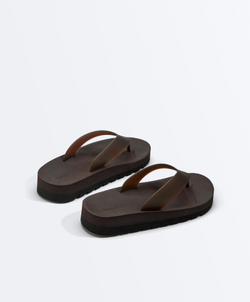 OYSHO Пляжные сандалии на платформе, коричневый