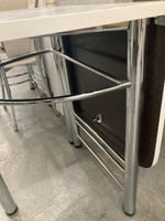 Стол пластик пристенный