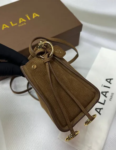 Сумка ALAIA LE CLICK ИЗ НУБУКА