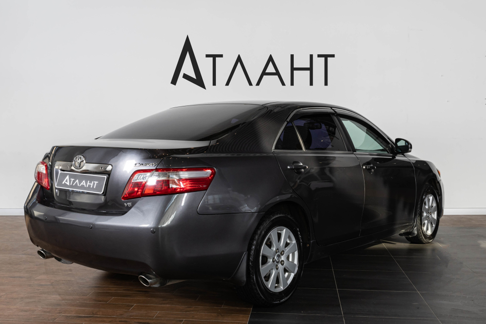 Toyota Camry, 2011 год