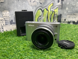 Nikon 1 J1 Kit 1 Nikkor 10-30mm 3.5-5.6 VR