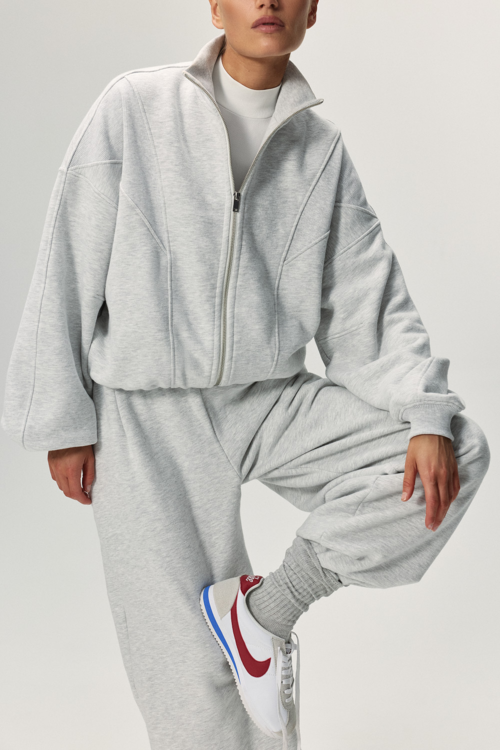 Олимпийка с рельефными швами утеплённая Светло-серый меланж