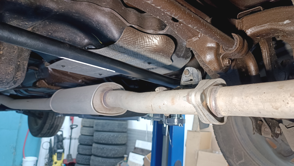 Усилитель заднего подрамника спереди Kia Sportage (5-го поколения) NQ (ПОД ЗАКАЗ)