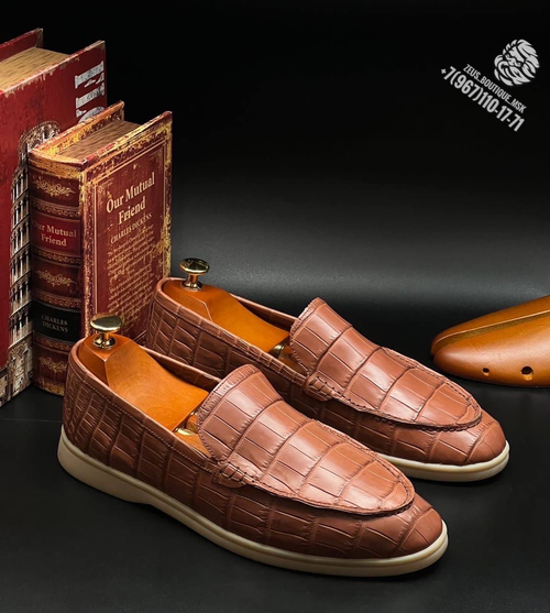 Лоферы Loro Piana из кожи крокодила