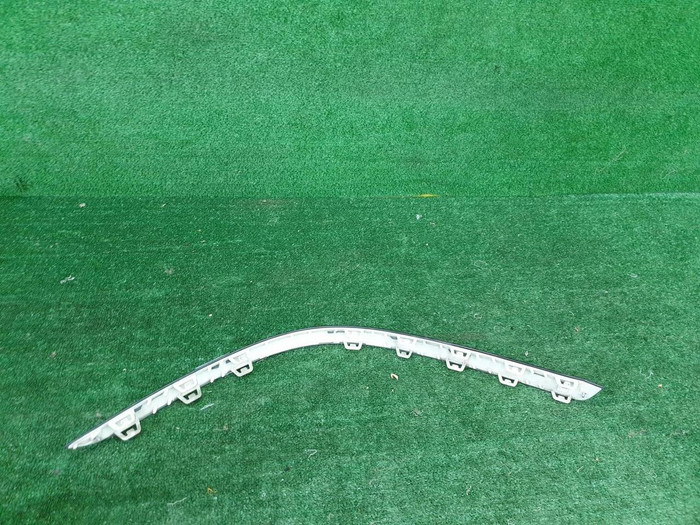 Накладка заднего бампера левая Bentley Bentayga (2015-2020)