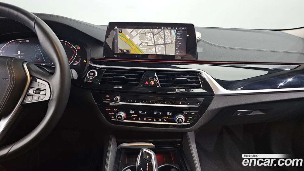 BMW 5 Series (G30) 520i Luxury (02.2020)
