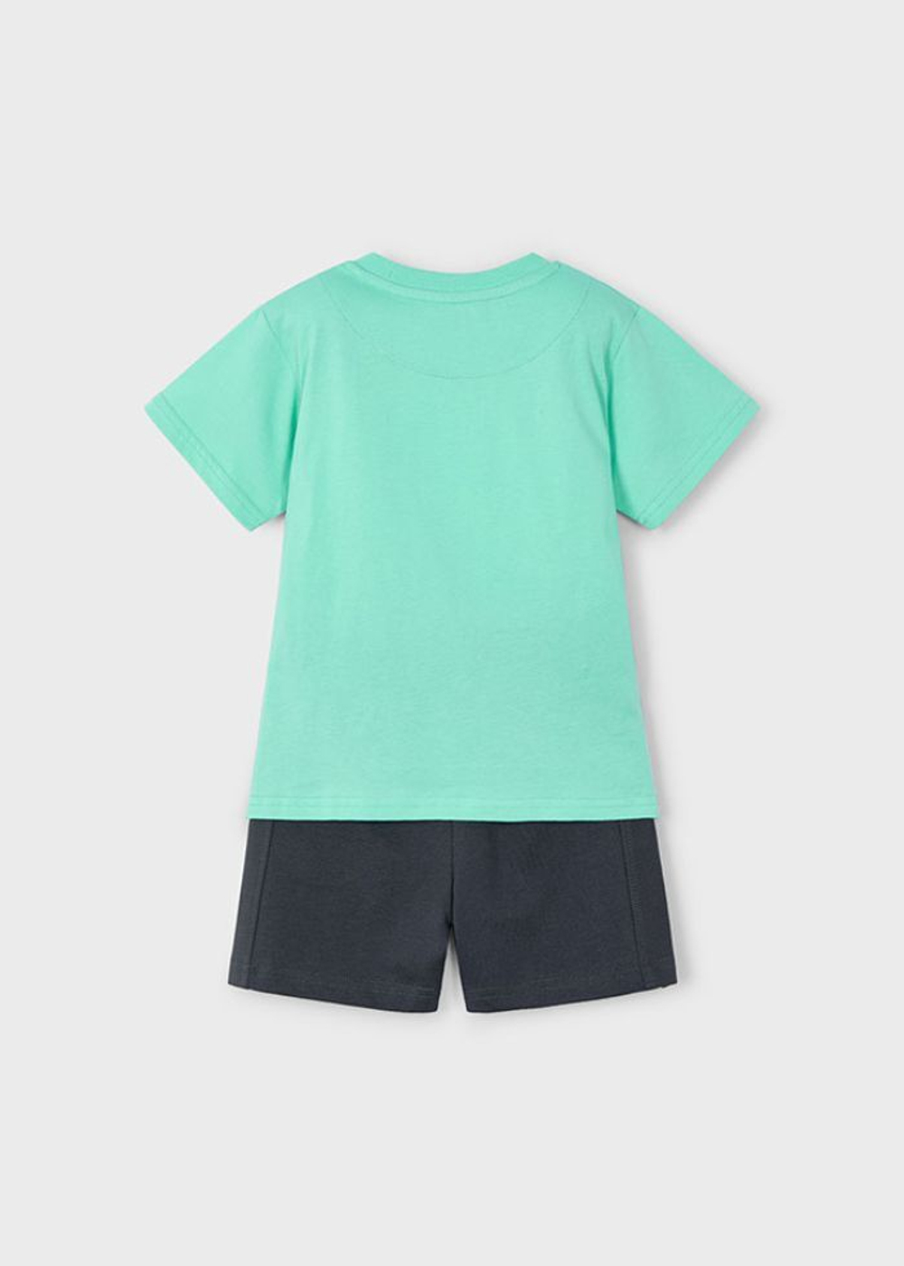 футболка с шортами