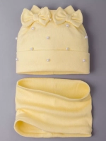 Шапка для девочки на осень с бусинами и снуд