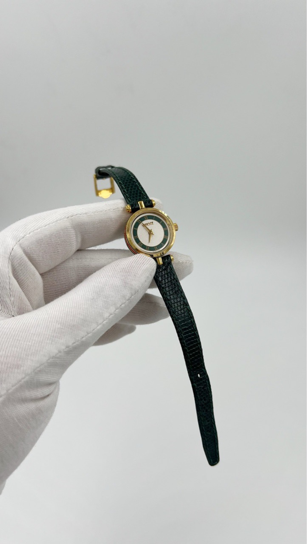 Часы тёмно-зелёные Gucci