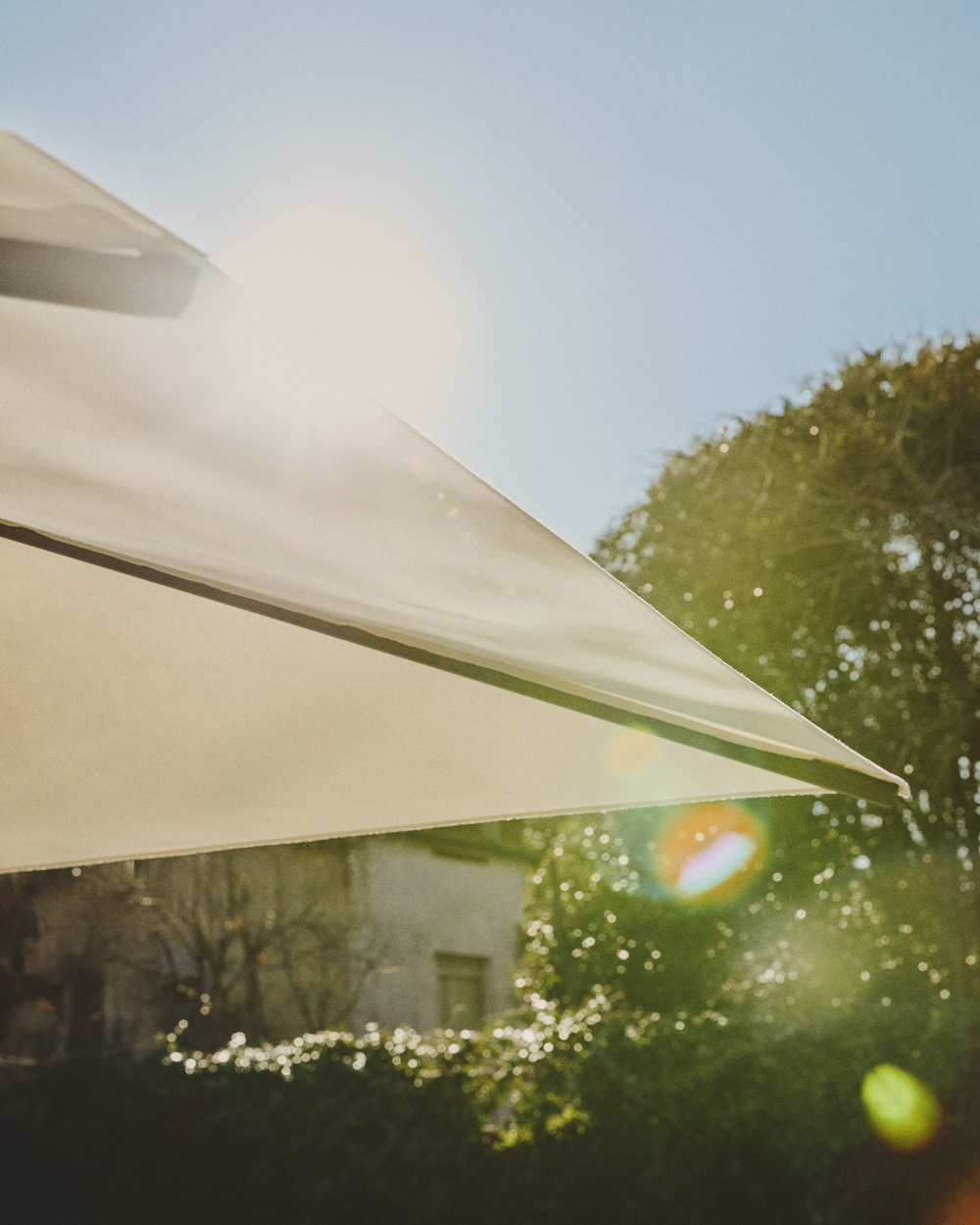 Уличный зонт Noli с алюминиевой конструкцией цвета таупе, 300 x 420 см