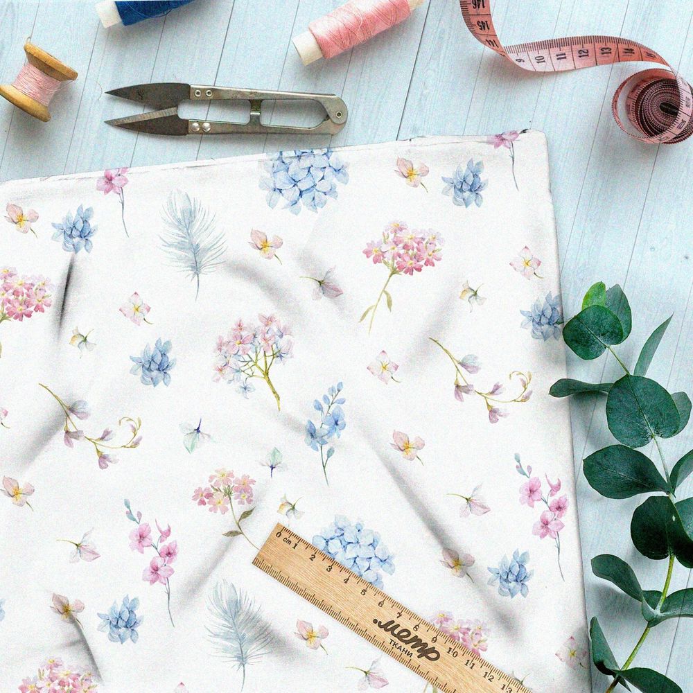 Ткань футер 2-х нитка плотные грозди розовых и голубых цветов