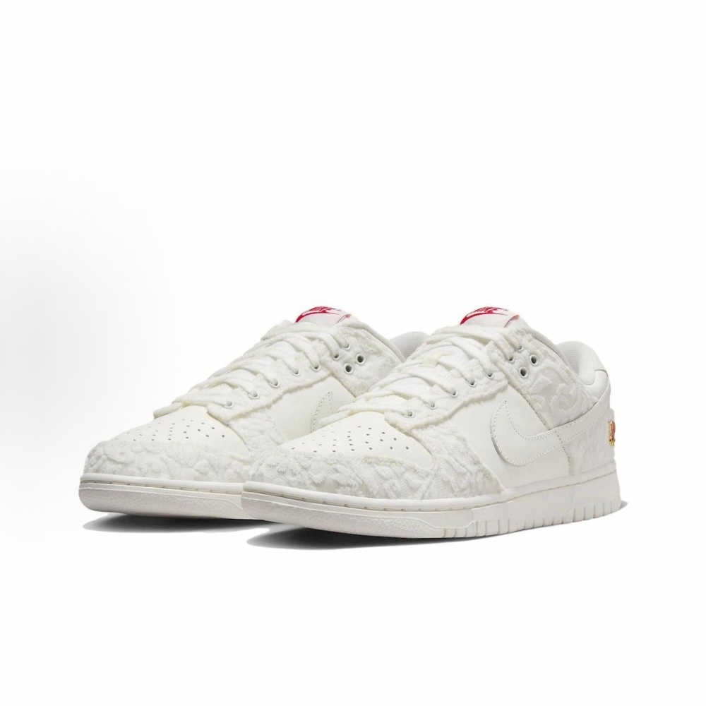 Кроссовки Nike Dunk Low «Give Her Flowers», бел.