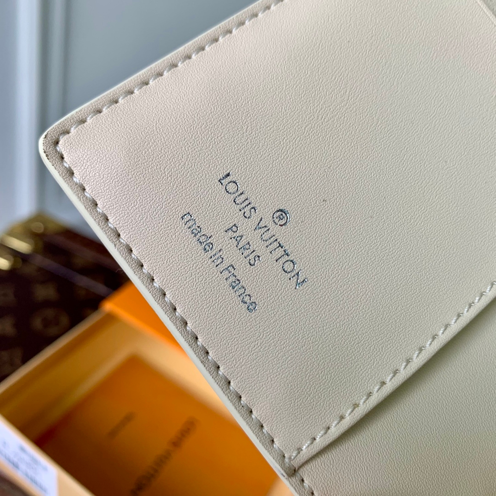 Louis Vuitton Small Ring Agenda