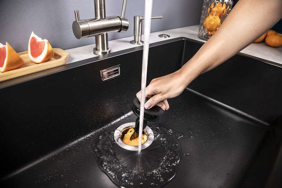 Измельчитель пищевых отходов Omoikiri Nagare 750