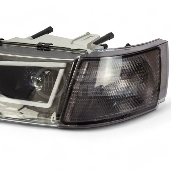 Фары ВАЗ 2110, 2111, 2112 передние в стиле BMW с Bi LED модулями 1,8 дюйма, белые галочки (тонированные поворотники)