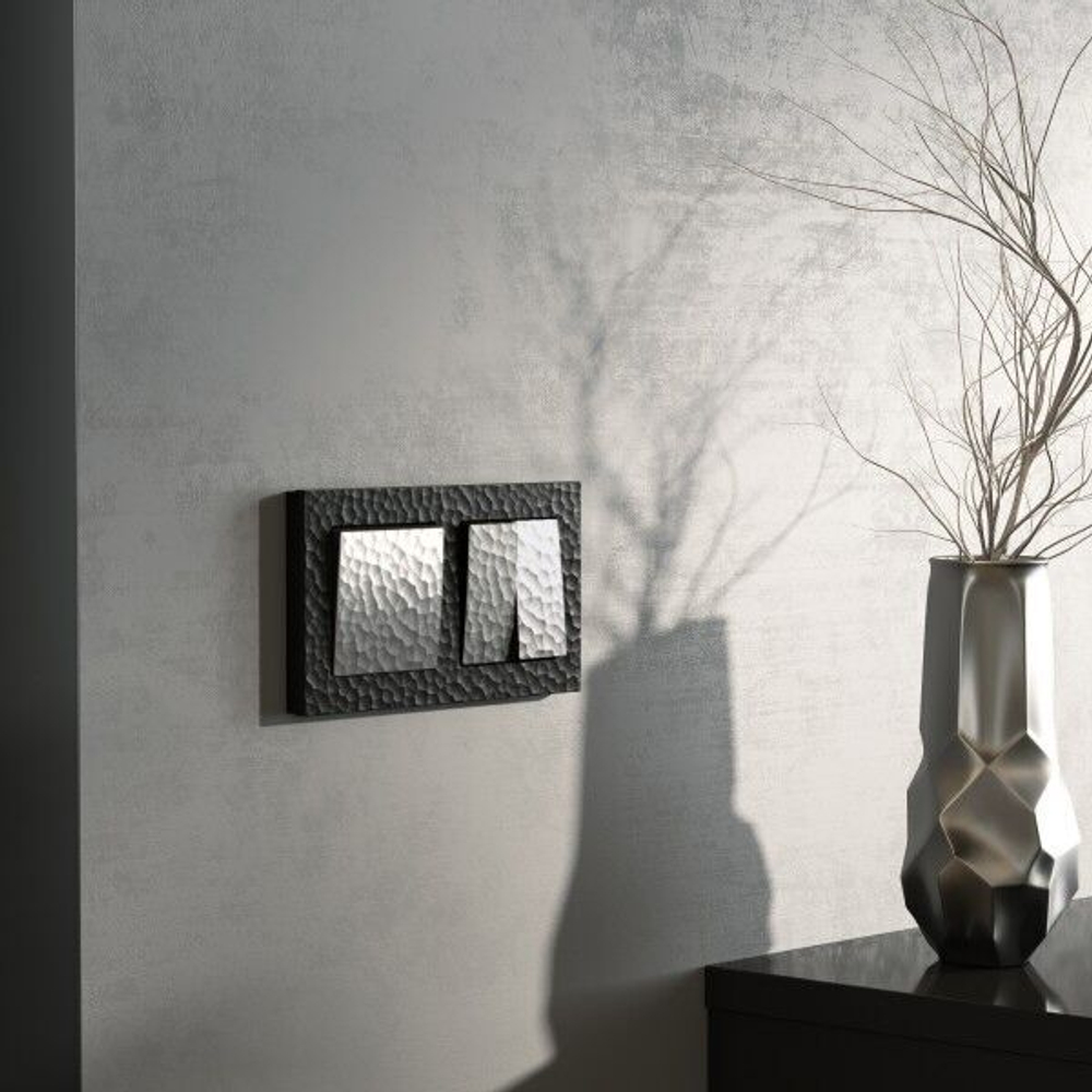 Выключатель одноклавишный проходной (hammer серебряный)