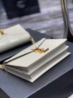 Saint Laurent Cassandra Medium 22 cm