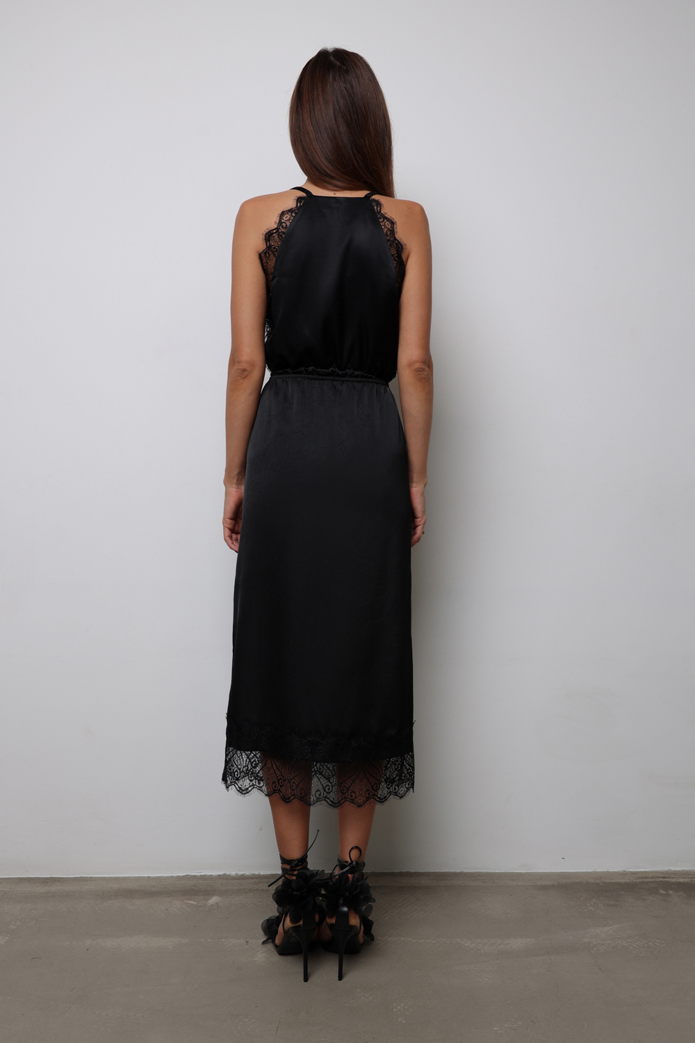 Юбка миди с кружевом черная
