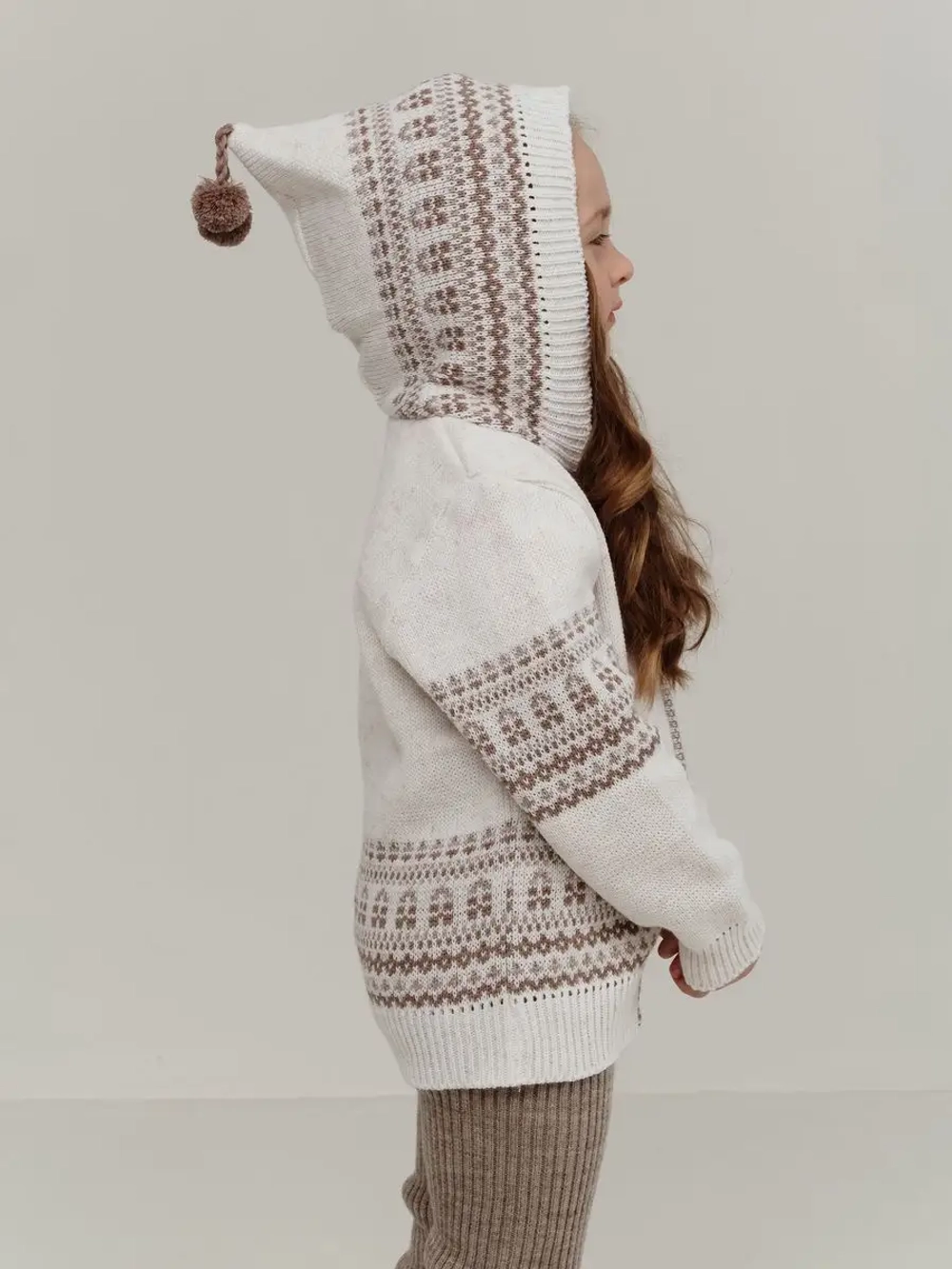 Кофта вязаная на молнии с капюшоном