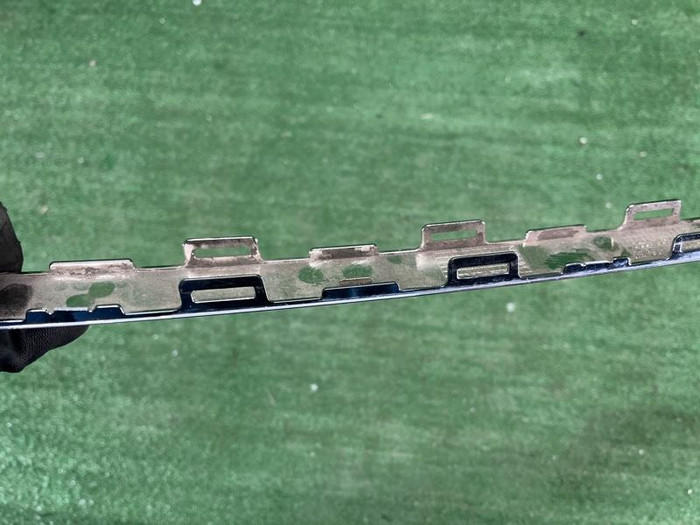 Молдинг заднего бампера Bentley Bentayga (2015-2020)