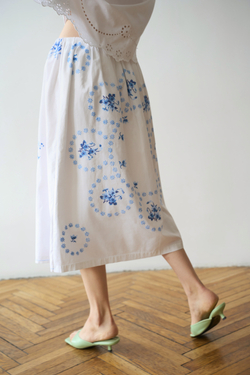 Юбка с цветочной вышивкой