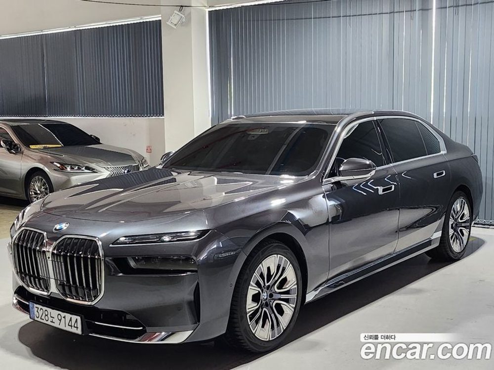 BMW 7 Series (G70) 740d xDrive Design Pure Excellence (05.2023)