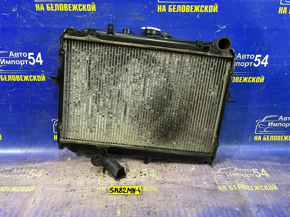 Радиатор двигателя NISSAN VANETTE 2001