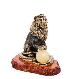 Народные промыслы AM-3102 Фигурка «Лев с шаром» (латунь, янтарь)