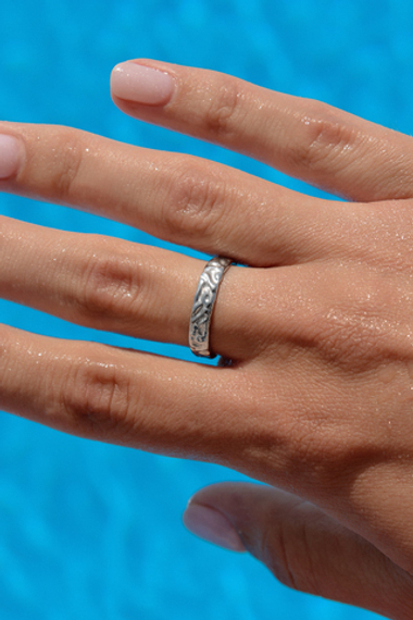 Серебряное кольцо "мятое"