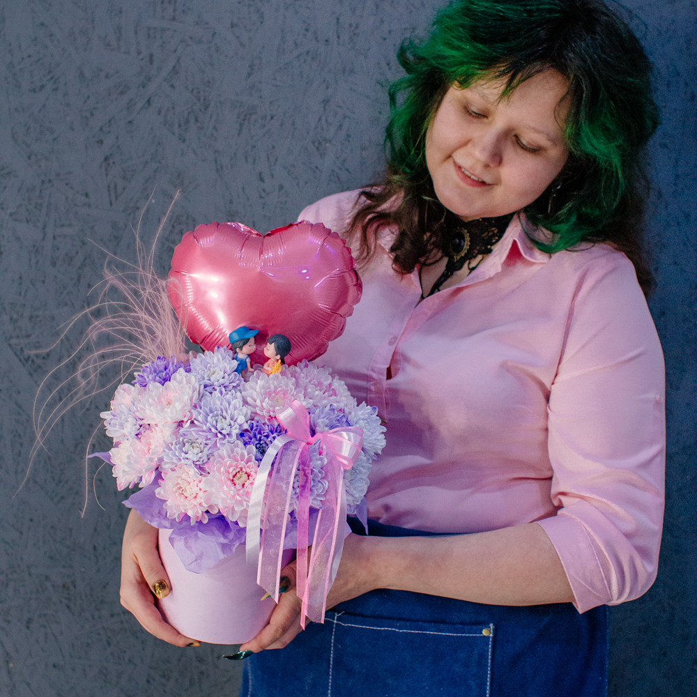 119. Классическая композиция в коробке с шариком-сердцем и фигурками