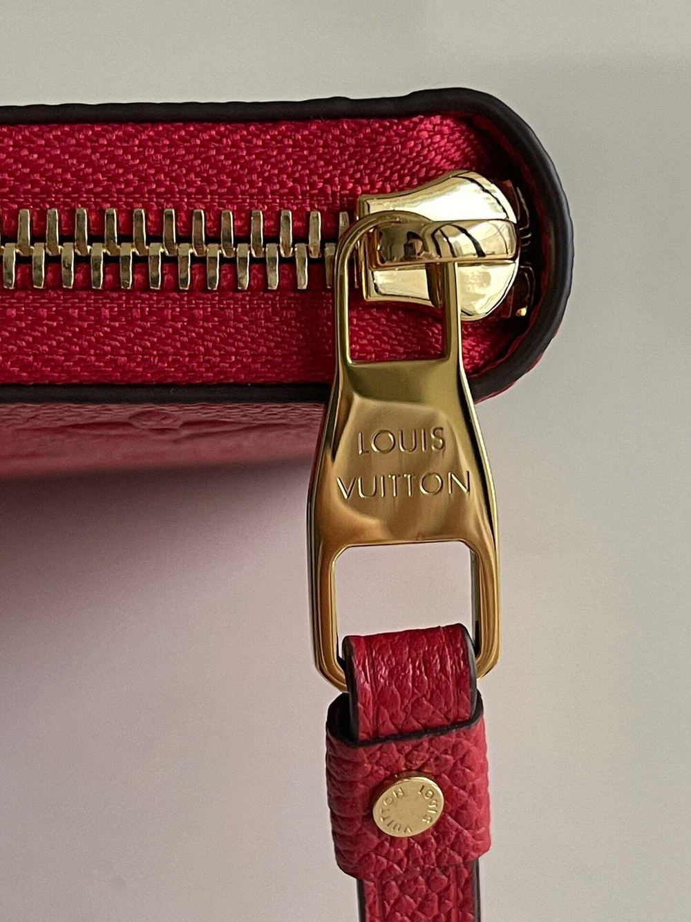 Louis Vuitton Zippy Wallet