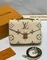 Сумка LOUIS VUITTON Pochette Métis с крупным тисненым узором