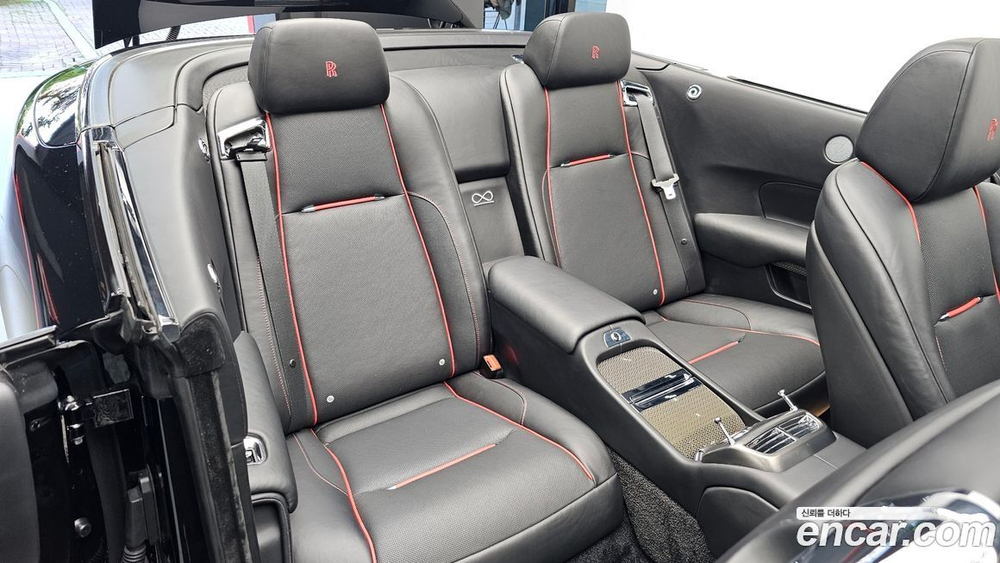 Rolls-Royce Dawn 6.6 V12 Черный Badge (06.2020)