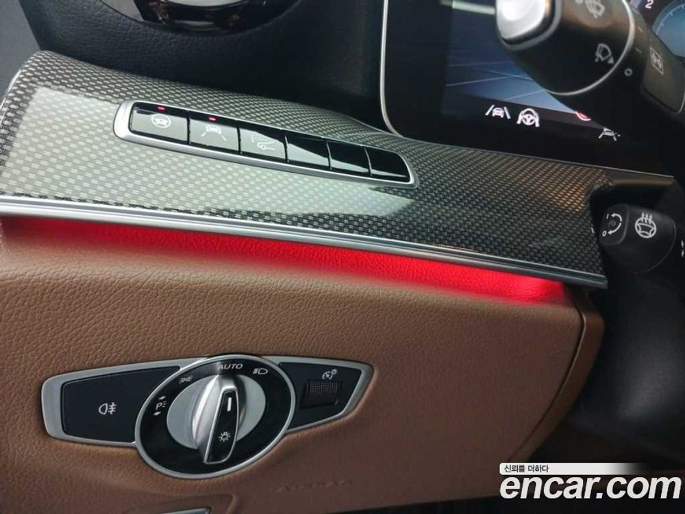 Mercedes-Benz E-Class W213 E300 4MATIC AMG Line (01.2020)