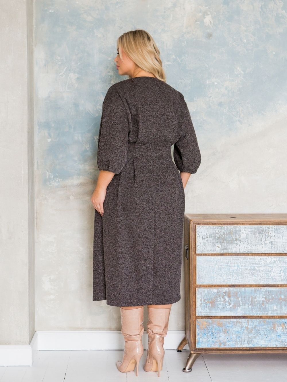 Платье 1360 черно-коричневый Novita (Акция)