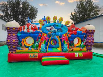 Коммерческий надувной батут с горкой «В гостях у моря 3»  10*6*6,1 м.