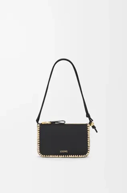 Loewe Сумка Rio из классической телячьей кожи и рафии, черный