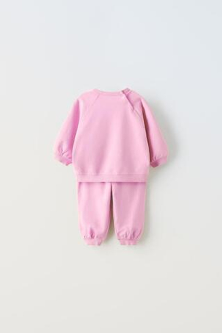 ZARA ОДНОТОННЫЙ КОМПЛЕКТ ИЗ ТОЛСТОВКИ И БРЮК ИЗ МЯГКОЙ ТКАНИ, МЯГКИЙ РОЗОВЫЙ