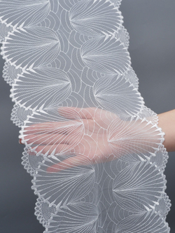 Вышивка на сетке белая неэластичная ширина 24 см ОТРЕЗЫ