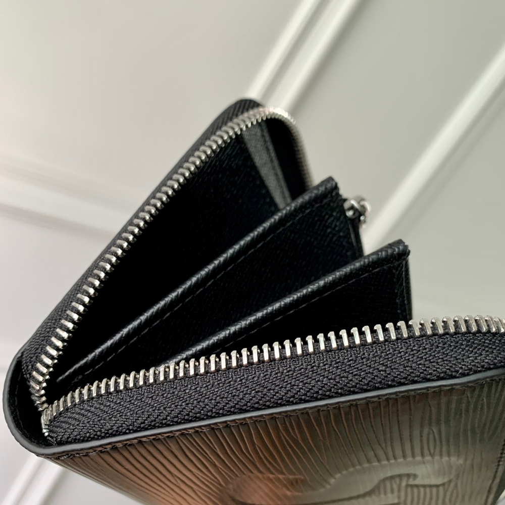 Louis Vuitton Zippy Wallet
