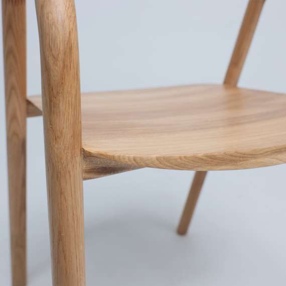 Стул Esse из массива дуба, светлый