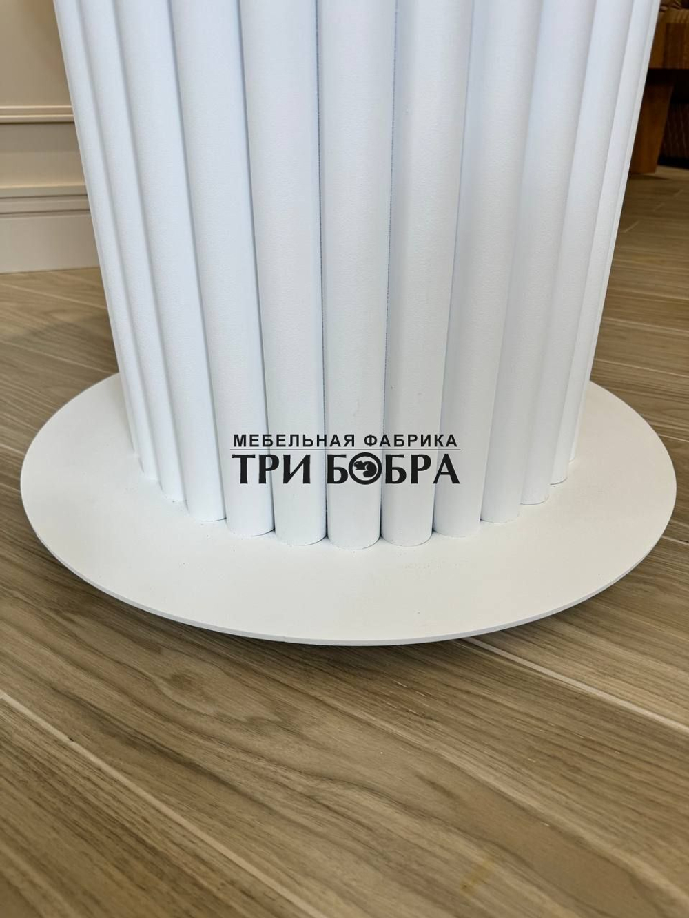 Круглый стол "Орион", белый мрамор