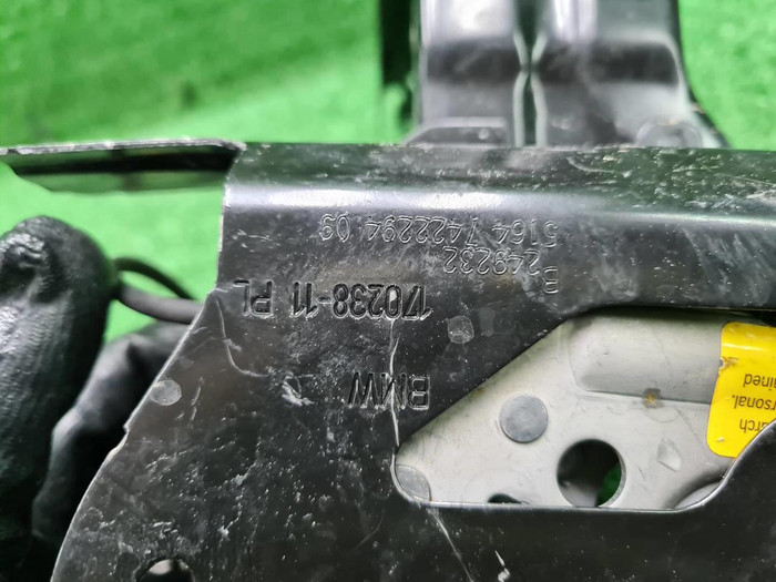 Кронштейн фары правый BMW 3er G20 (2018-н.в.)