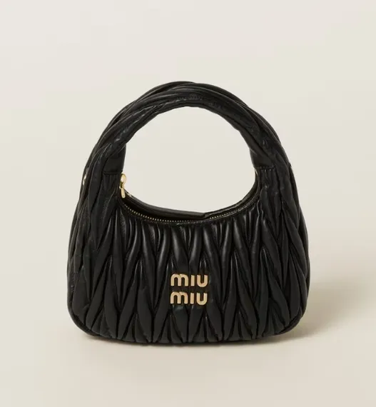 Сумка-хобо Miu Miu Wander matelassé nappa, черная