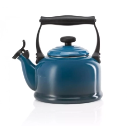 Le Creuset - Традиционный чайник Deep Teal объемом 2,1 л. / артикул   92000800642000  / GTIN 630870214582