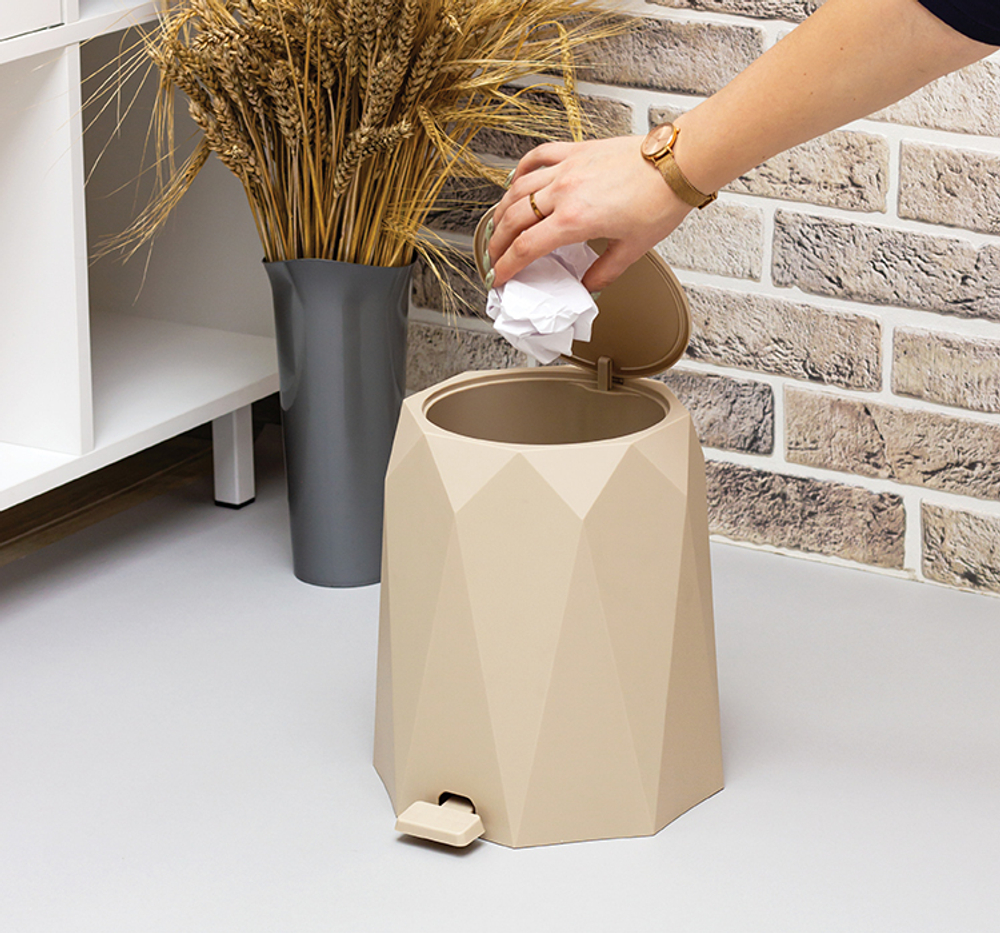 Контейнер для мусора педальный ПРИЗМА 4,5л М2482