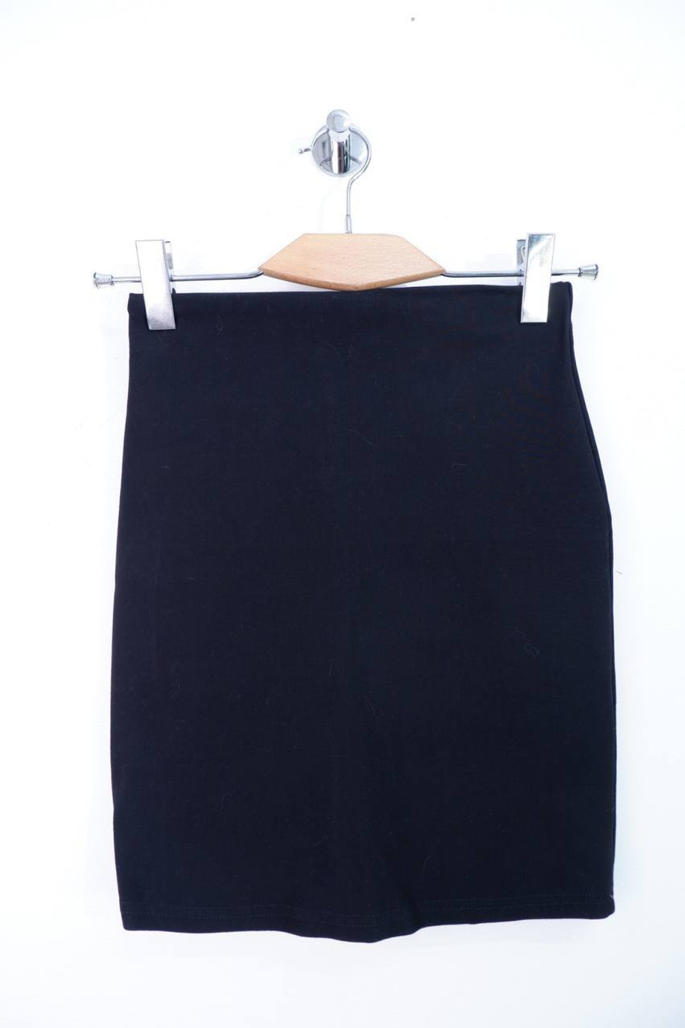 Юбка обтягивающего кроя, визуально на 40 размер