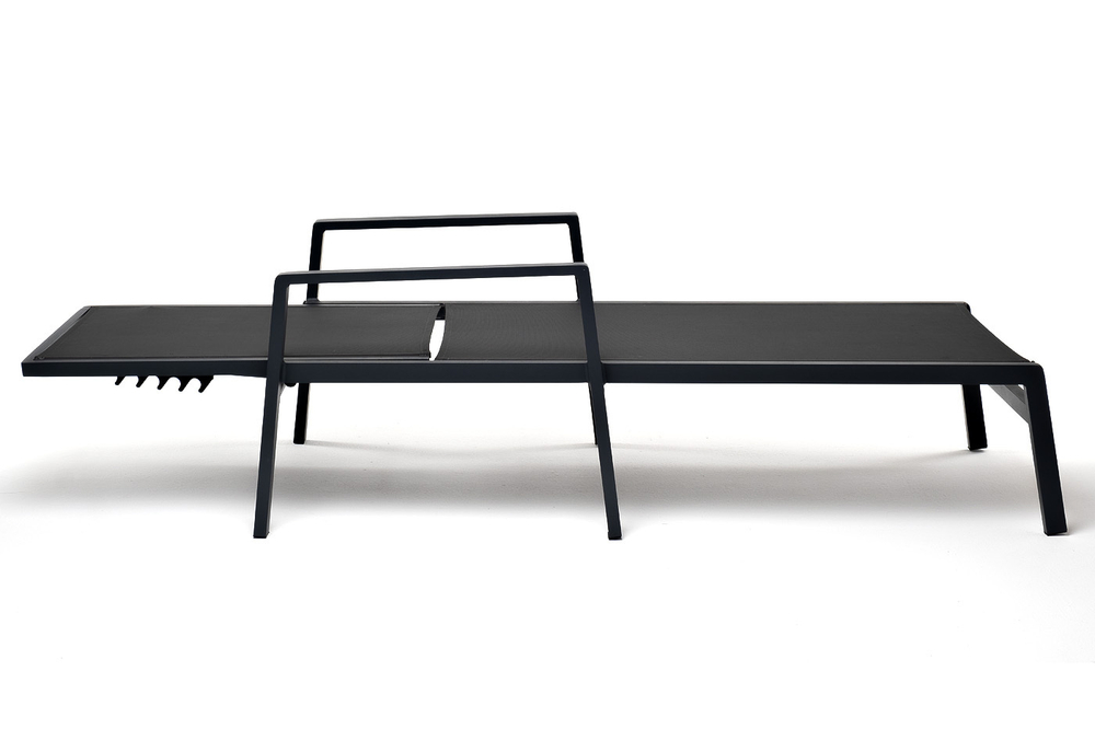 "Парма" шезлонг из алюминия темно-серый (RAL7024) муар, ткань текстилен темно-серая