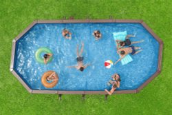 Стальной бассейн Bestway Hydrium Pool Set 732х366х132 см + песочный ф/насос 5678 л/ч, лестница, тент, подстилка (561CW BW)