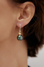 Серьги "Ренессанс" круглый темно-зеленый жемчуг 1,2 см, оттенок золото